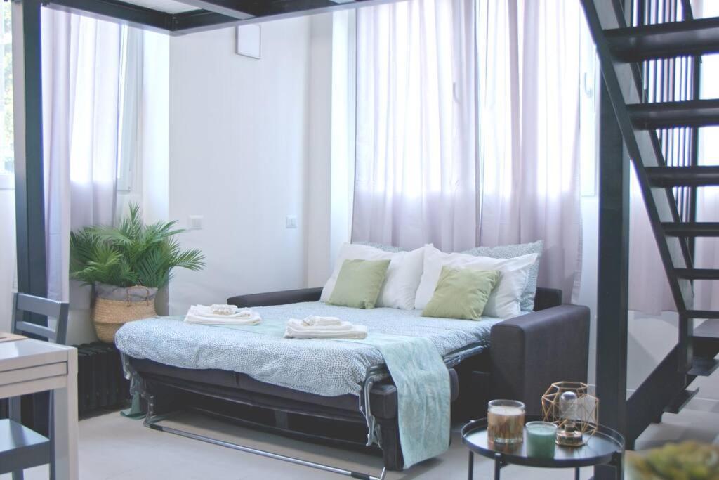 Milano - Stazione Centrale Comfort Green Loft Luaran gambar